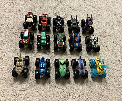 Hot wheels monstertrucks - hot,
