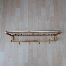 Wandgarderobe mit Hutablage