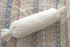 Nackenrolle naturweiß m. Baumwollstickerei Bonbonform 80cm incl. Inlett vintage