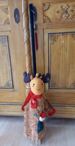 Dekorativer weihnachtsbesen - weihnachtsbesen,