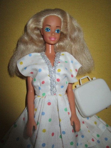 Blonde vintage barbie - b-77),