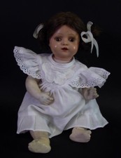 reizende alte Babypuppe -