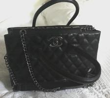 CHANEL  VIP  Gift Large