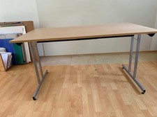 Klapptisch aus Holz und Metall, sehr stabil, transportabel