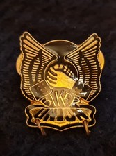 Biker Union Pin Anstecker mit Ösen  Motorrad Cycles 9,2gr. 3,2x2,7cm Hand Flügel