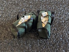 2 Taschen mit Dollar-Scheinen