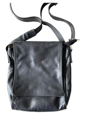 East Line Umhängetasche Leder