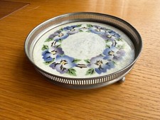 Dekoratives handbemaltes kleines Tablett aus Porzellan/Zinn mit Geländern 15,5 cm Durchmesser