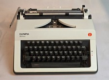 Schreibmaschine Olympia Monica