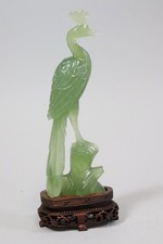 Kranich Storch geschnitzte Jade Figur auf Holzsockel China  (GV431)