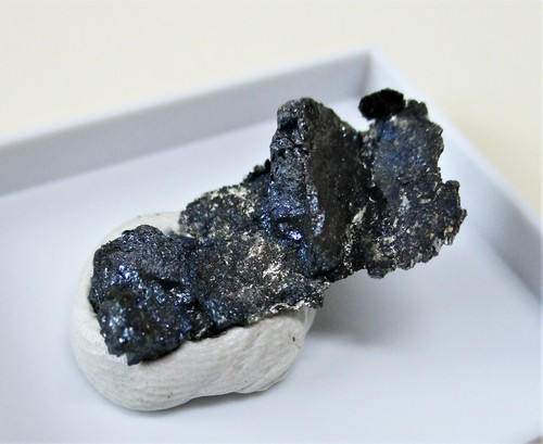 Bornit a gediegen silber - bornit,
