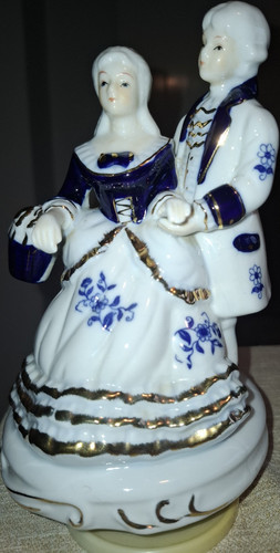 Spieluhr aus porzellan mit - porzellan,