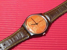 REFURBISHED / fast neuwertige Swatch SKIN PRINT mit braunem Lederarmband