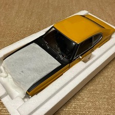 Minichamps Ford Capri 2600RS 1970 1/18 gelb schwarz Modellauto