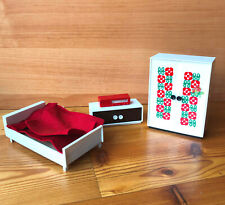 alte Möbel aus Plastik für Puppenhaus Schrank Kommode Bett Radio Spielzeug DDR