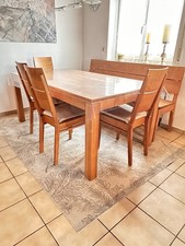 Esszimmergruppe mit Esstisch