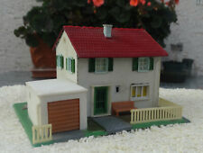 Hersteller unbekannt   (Spur H0)  Einfamilienhaus mit Garage # Garten - gebaut