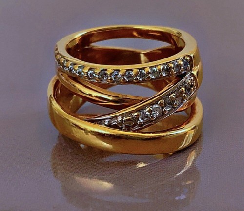Erhabener vergoldeter ring - vergoldeter,