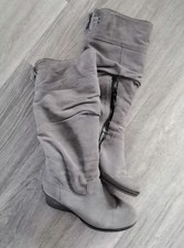Stiefel, lang, grau Wildleder, 39,Keilabsatz,gefüttert