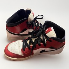 Nike Air Jordan 1 Mid Chicago