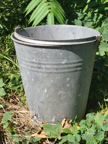 Alter zinkeimer eimer - zinkeimer,