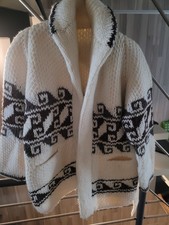 Damen Strickjacke Beige /Braun mit Muster ca. Gr .M -Sehr wärmend DICK GESTRICKT