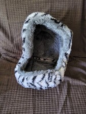 Katzenhöhle  Katzennest  Katzenbett  Kuschelhöhle  getigert  -  NEU