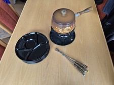 Fondue Emaille mit Tellern und