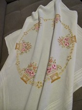 Dick bestickt Rosen Blütendecke Frühlungsdecke Mitteldecke Tischdecke Handarbeit