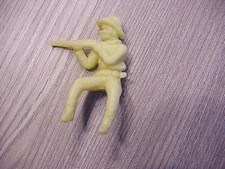 Cowboy, Gewehr im Anschlag, Cowboyreiter gelb,  6 cm,  Koho, Heinerle, Domplast