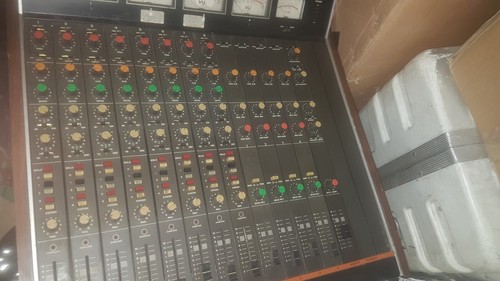 Teac tascam model 5 b - /,