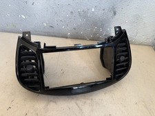 Nissan JUKE F15 1,2 85KW DIG-T 2015 Luftdüse Radio Blinde 68260BX80A