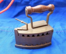 Mini Bügeleisen Holzgriff Alt Vintage Dekoration Partykeller Trödelmarkt