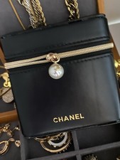 CHANEL BEAUTÈ Makeup-