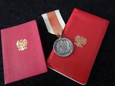 60) VERDIENST-ORDEN FÜR DIE NATIONALVERTEIDIGUNG POLEN mit Urkunde