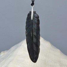 Schwarz Krähe Feder Anhänger