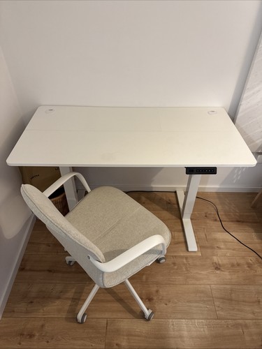 Schreibtisch höhenverstellbar