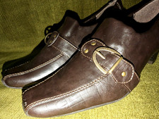 PUCCETTI Damen Schuhe / Pumps, vorne spitz, Gr. 36 braun mit Deko-Schnallen