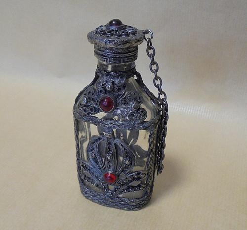 Kleine alte pressglas flasche - alte, pressglas-flasche