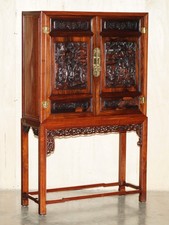 EIN EDLER GESCHNITZTER