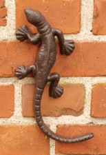Eidechse Figur zum Hängen Gecko Salamander Gusseisen Garten Deko Teichdeko 24cm