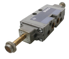 Bosch Wegeventil 0 820 023 517