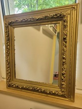 SPIEGEL IN POMPÖSEM GOLDFARBENEM HOLZRAHMEN MAßE CA 52 x 57 CM BILDERRAHMEN