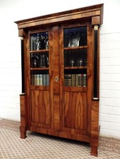 Bücherschrank Nussbaum