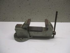 Schraubstock 80 - 80 mm Backenbreite ca. 105 mm Spannweite