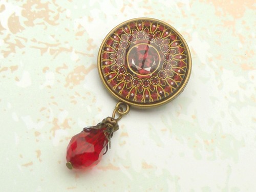 Runde brosche mit juwelen - runde,