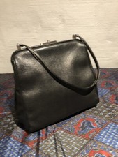 schwarze PRADA Leder
