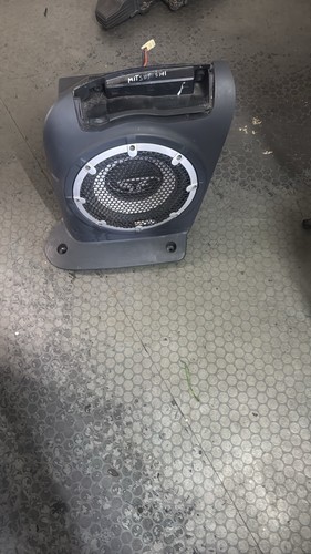 Mitsubishi outlander subwoofer - mitsubishi,
