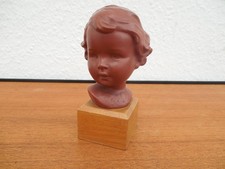 Büste Figur Skulbtur Kopf Kind Mädchen Goebel Keramik auf Holzsockel  (B)
