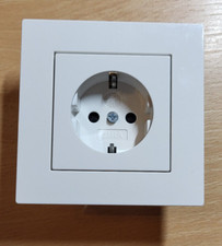 GIRA Schuko-Steckdose 1fach reinweiß glänzend